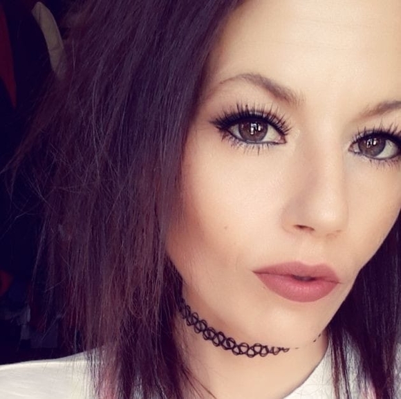 Meet your Posher, Ashlei - Picture 1 of 1